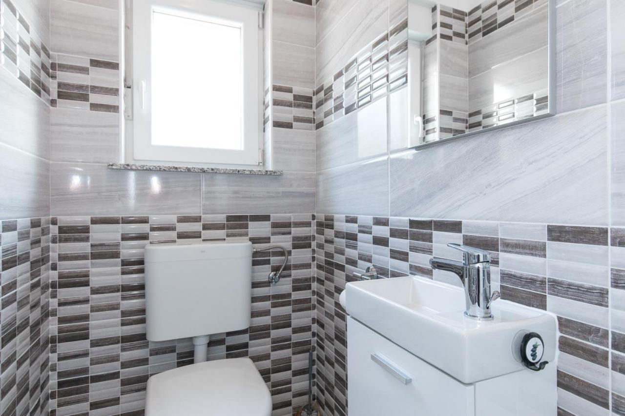 Apartment Dajana Pinezići Εξωτερικό φωτογραφία