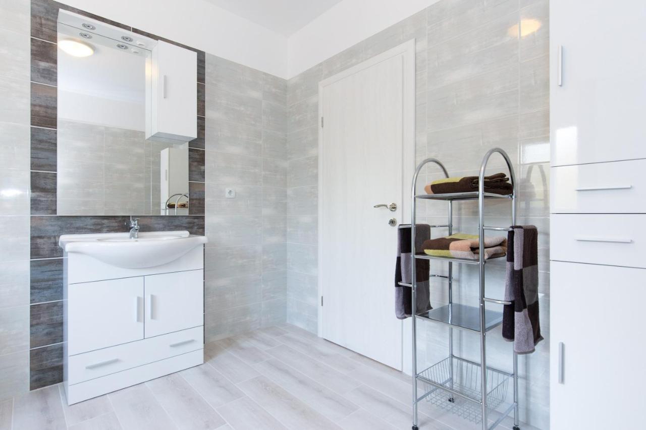 Apartment Dajana Pinezići Εξωτερικό φωτογραφία