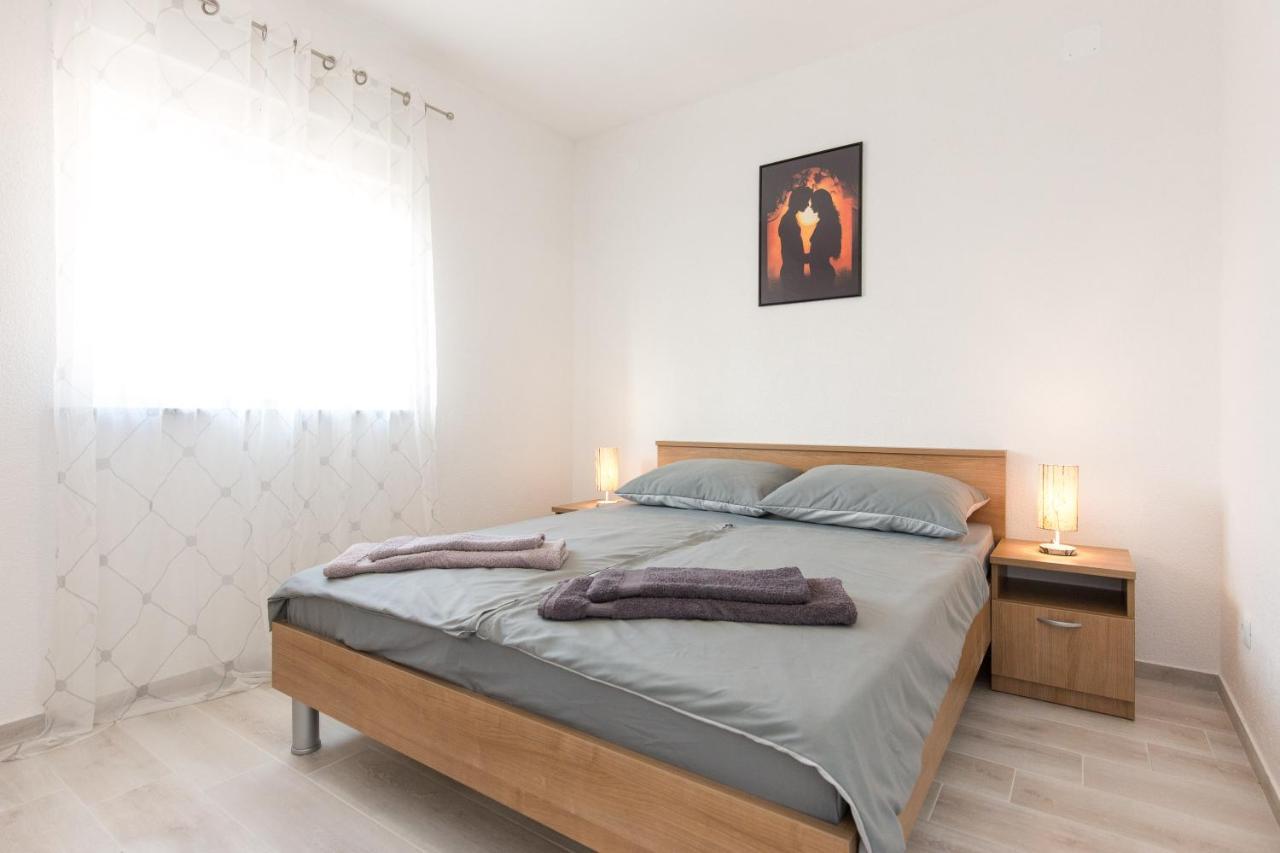 Apartment Dajana Pinezići Εξωτερικό φωτογραφία